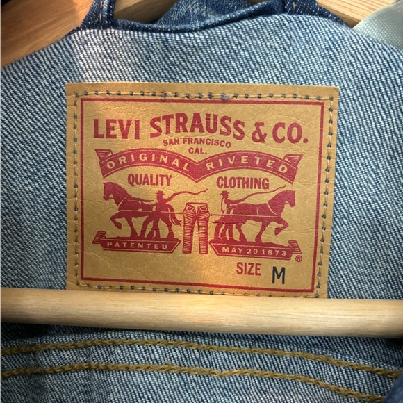 Levi Jean Jacket - Picture 2 of 3